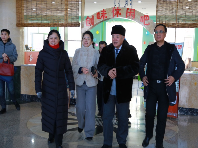 图片三.jpg 图片三.jpg