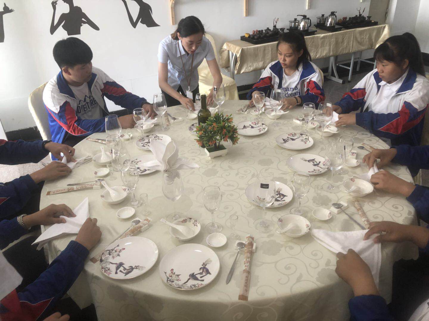 图片2.jpg 图片2.jpg
