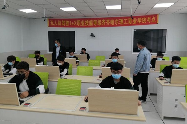 图片5.jpg 图片5.jpg