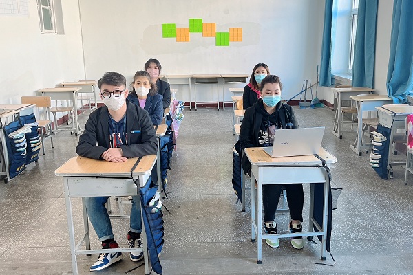 图2:与会人员认真听会.jpg 图2:与会人员认真听会.jpg