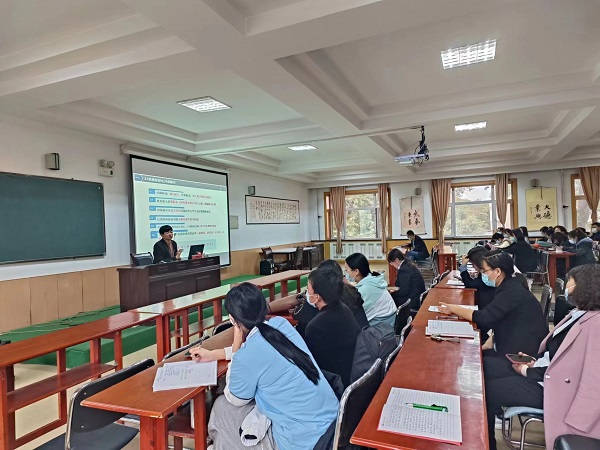 图1:宋琪主任主持会议.jpg 图1:宋琪主任主持会议.jpg