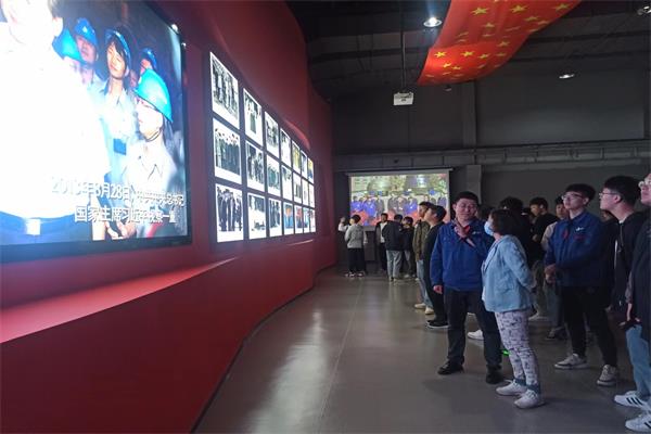 图4.jpg 图4.jpg